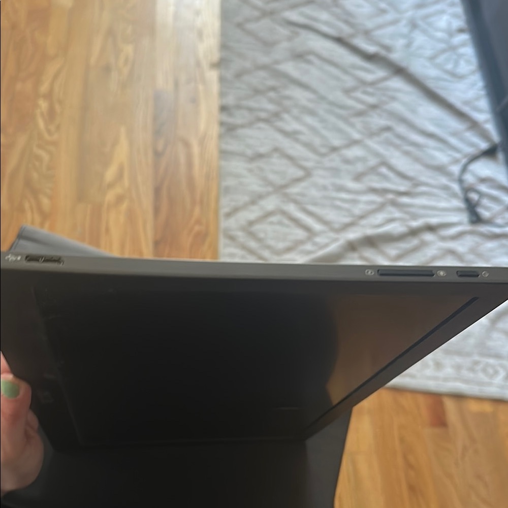 ASUS Portable Monitor 15.6” - Picture 3 of 4